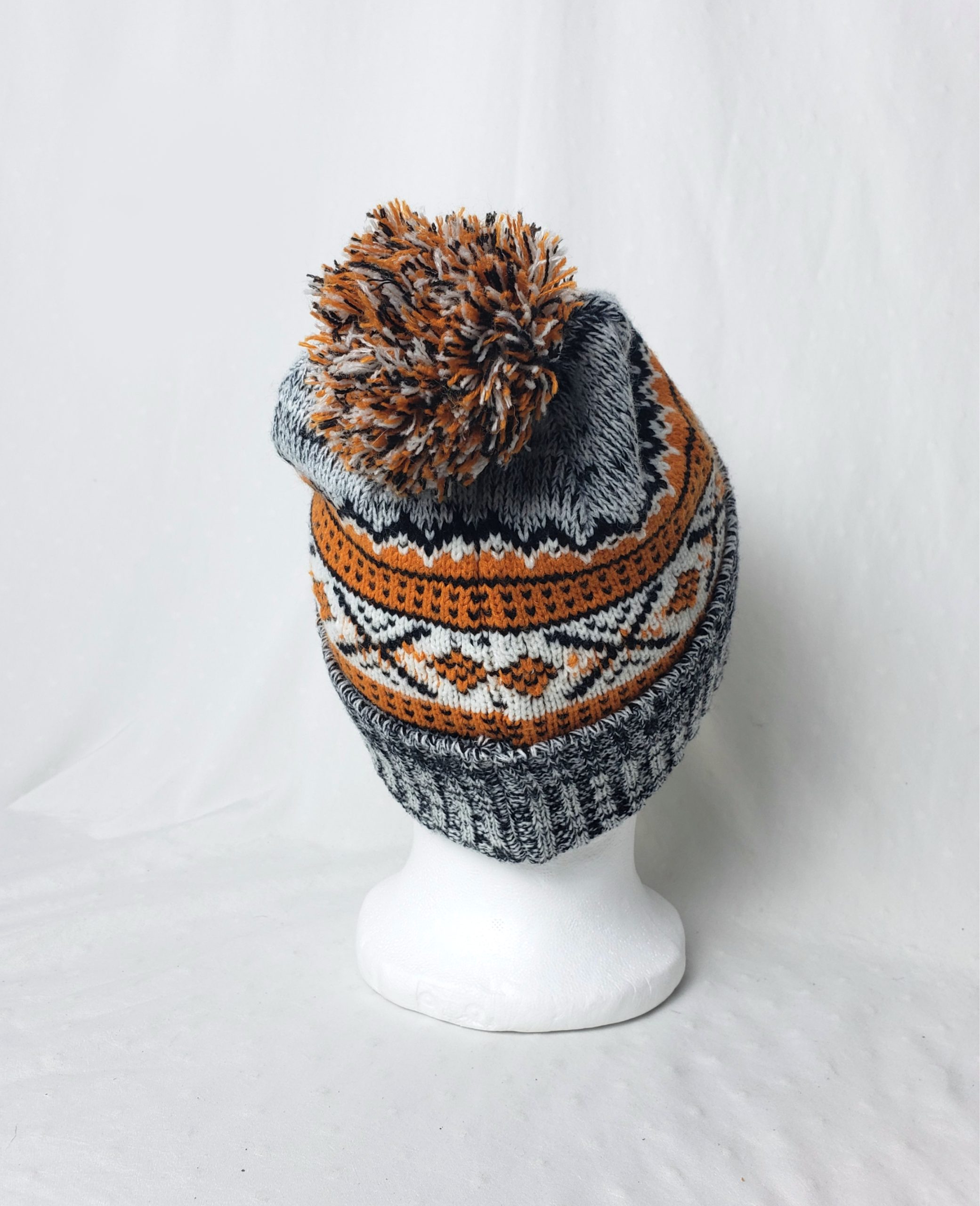 Стильна акрилова шапка з помпоном - зимовий аксесуар для щоденного носіння 3 Стильна акрилова шапка з помпоном - зимовий аксесуар для щоденного носіння - Зображення 3