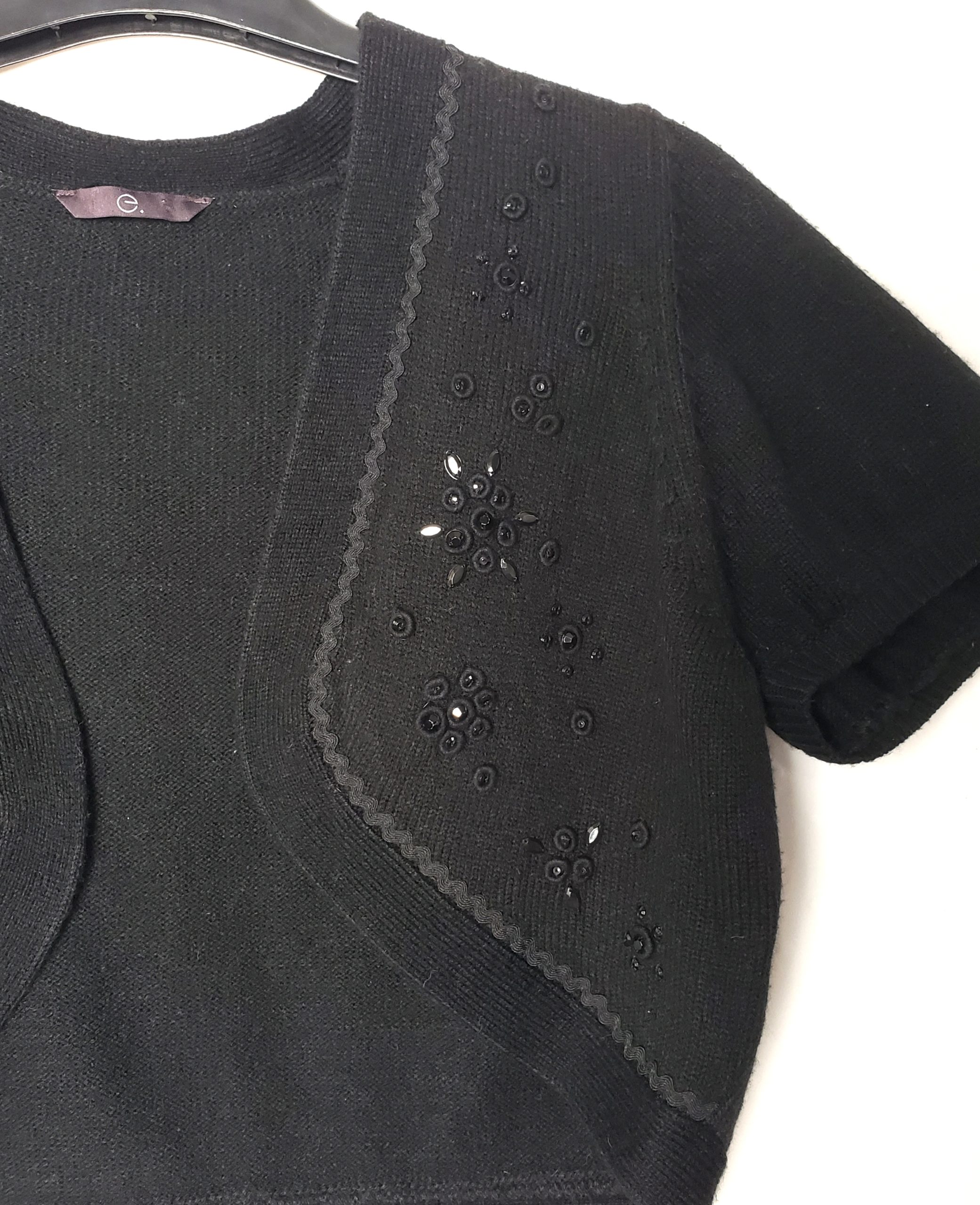 Стильне чорне болеро з вишивкою - елегантний акцент для модного образу 2 Стильне чорне болеро з вишивкою - елегантний акцент для модного образу - Зображення 2