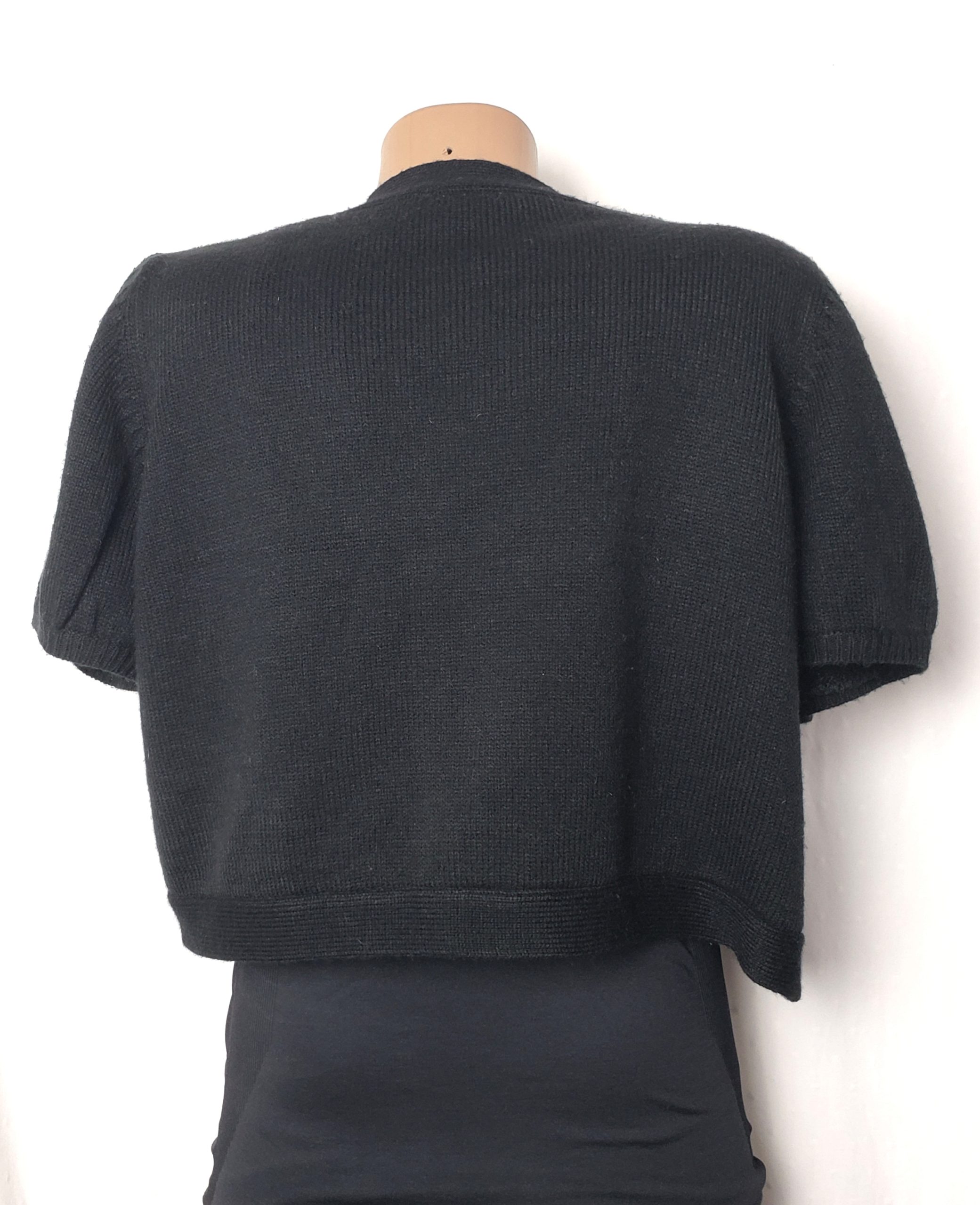 Стильне чорне болеро з вишивкою - елегантний акцент для модного образу 5 Стильне чорне болеро з вишивкою - елегантний акцент для модного образу - Зображення 5