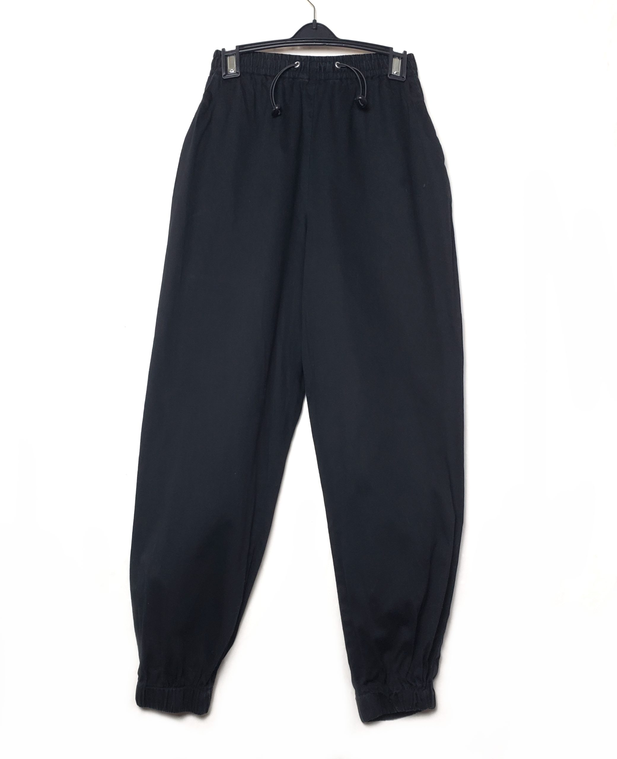 Чорні спортивні штани джоггери Collusion - комфорт для активного життя та повсякденного носіння 1 Чорні спортивні штани джоггери Collusion - комфорт для активного життя та повсякденного носіння