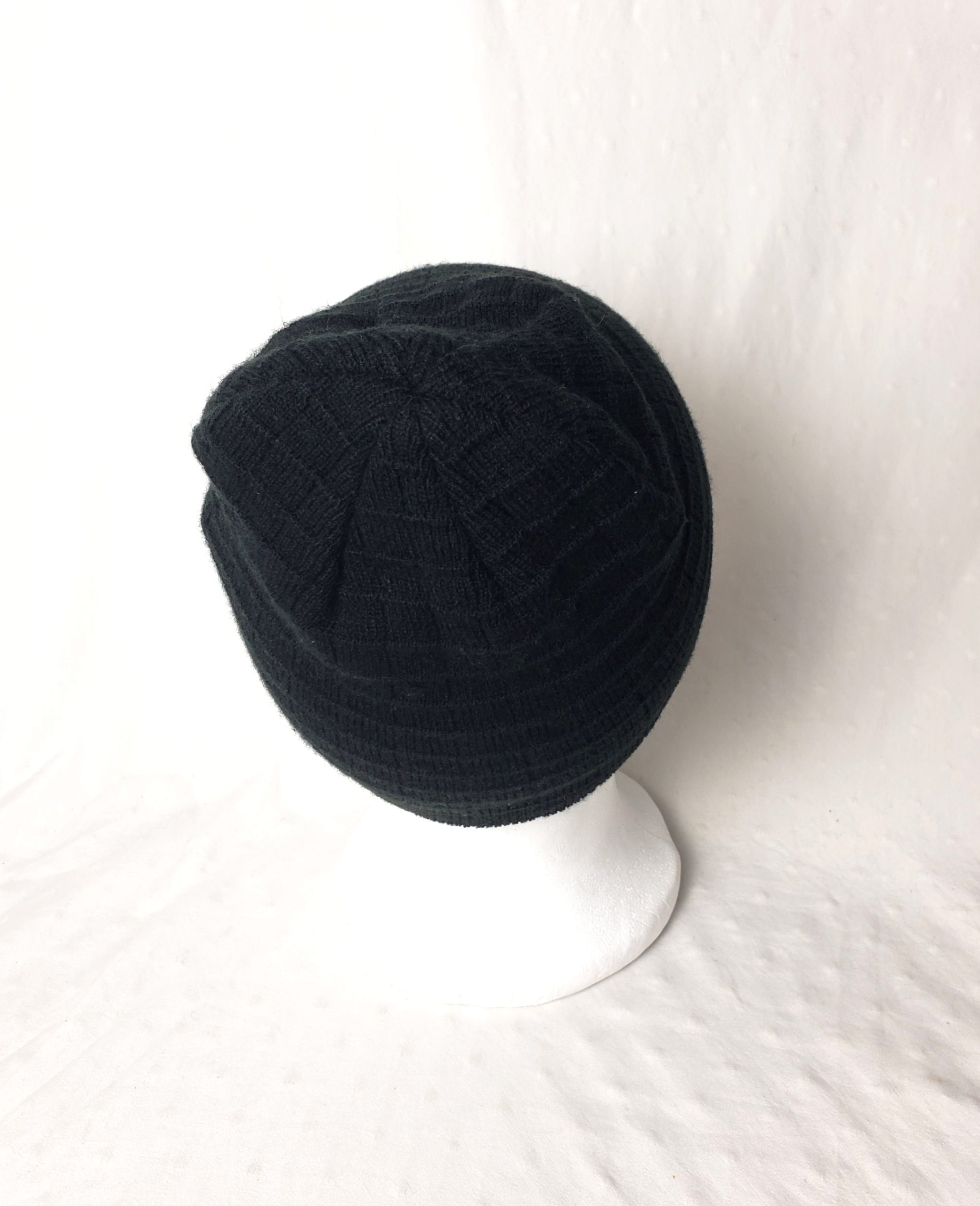 Чорна акрилова шапка біні для повсякденного носіння - універсальний головний убір на осінь зиму 4 Чорна акрилова шапка біні для повсякденного носіння - універсальний головний убір на осінь зиму - Зображення 4