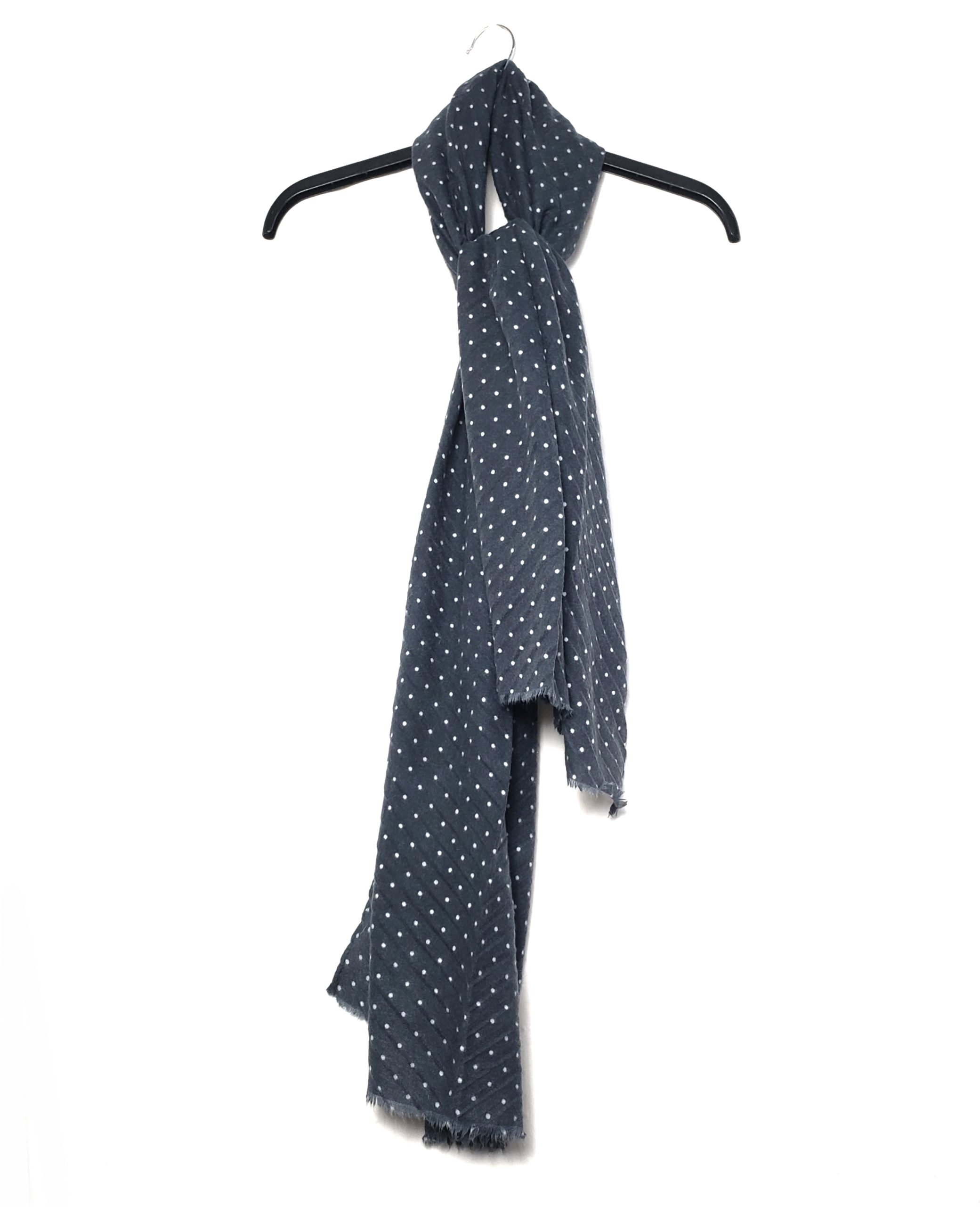 Стильний шарф в горошок Primark - ідеальний аксесуар для повсякденного стилю та особливих випадків 4 Стильний шарф в горошок Primark - ідеальний аксесуар для повсякденного стилю та особливих випадків - Зображення 4