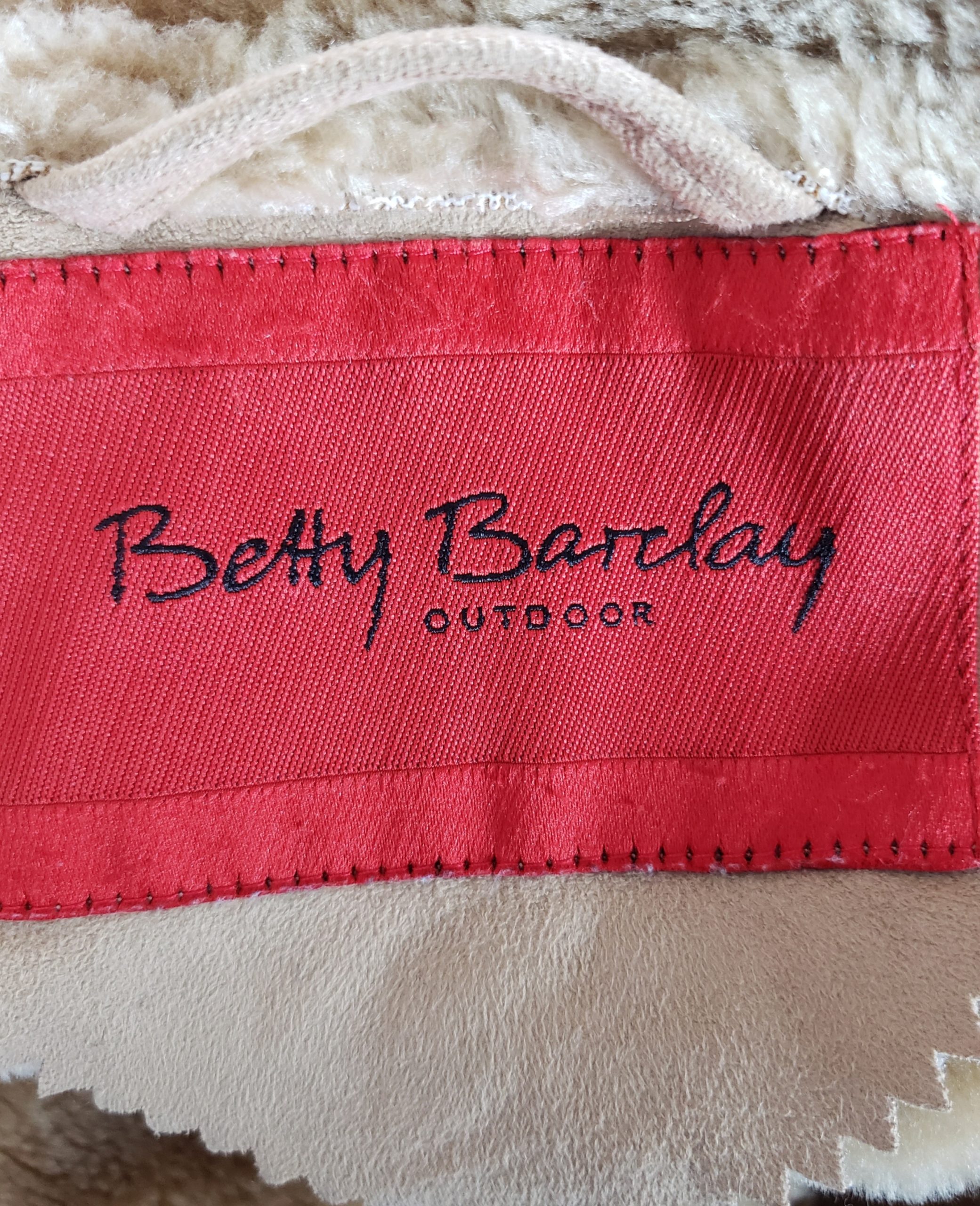 Стильна елегантна дублянка Betty Barclay бежева 4 Стильна елегантна дублянка Betty Barclay бежева - Зображення 4