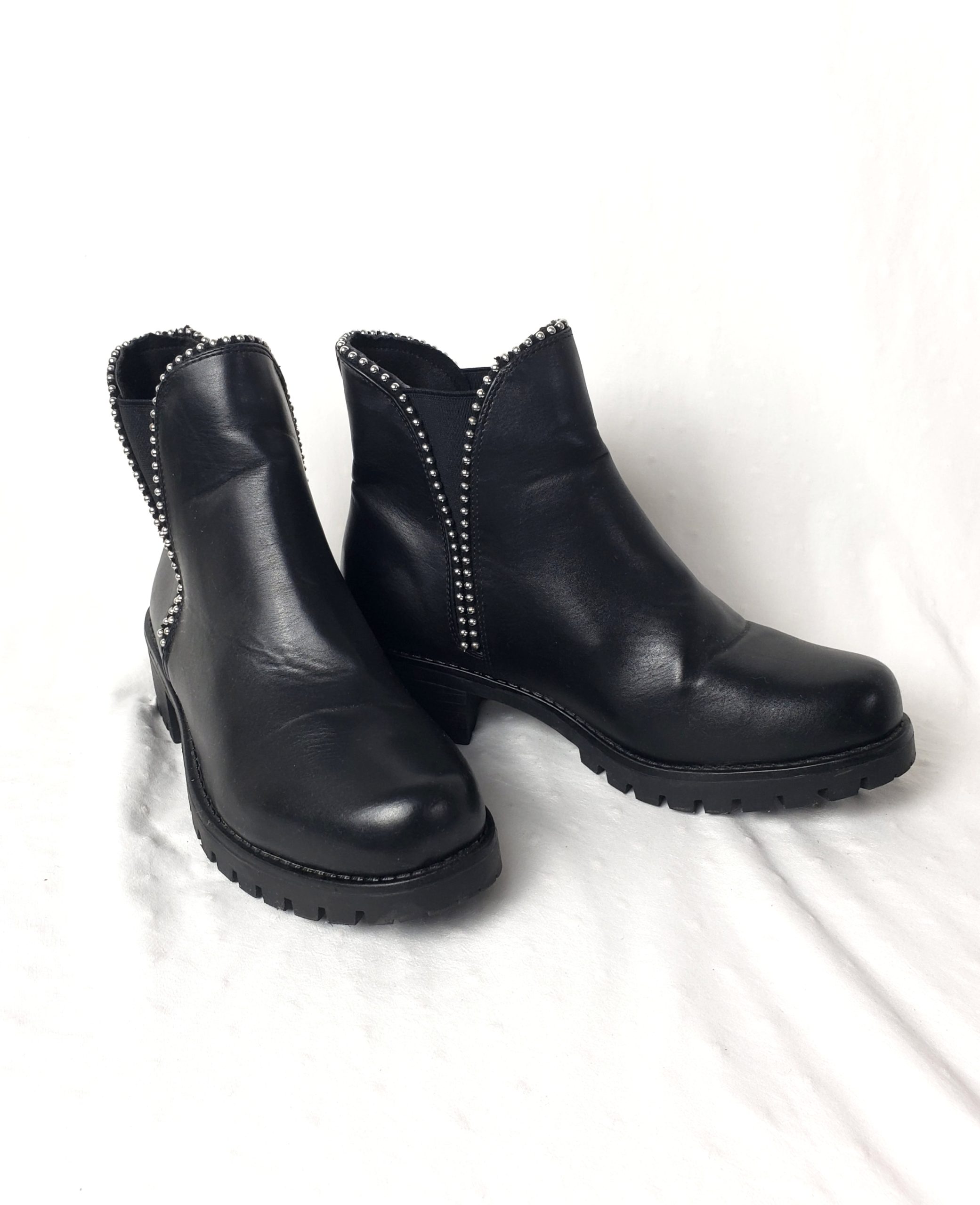 Жіночі чорні черевики La botine Sodriane 39 розмір з декоративними заклепками - шкіряне взуття для весни та осені 1 Жіночі чорні черевики La botine Sodriane 39 розмір з декоративними заклепками - шкіряне взуття для весни та осені