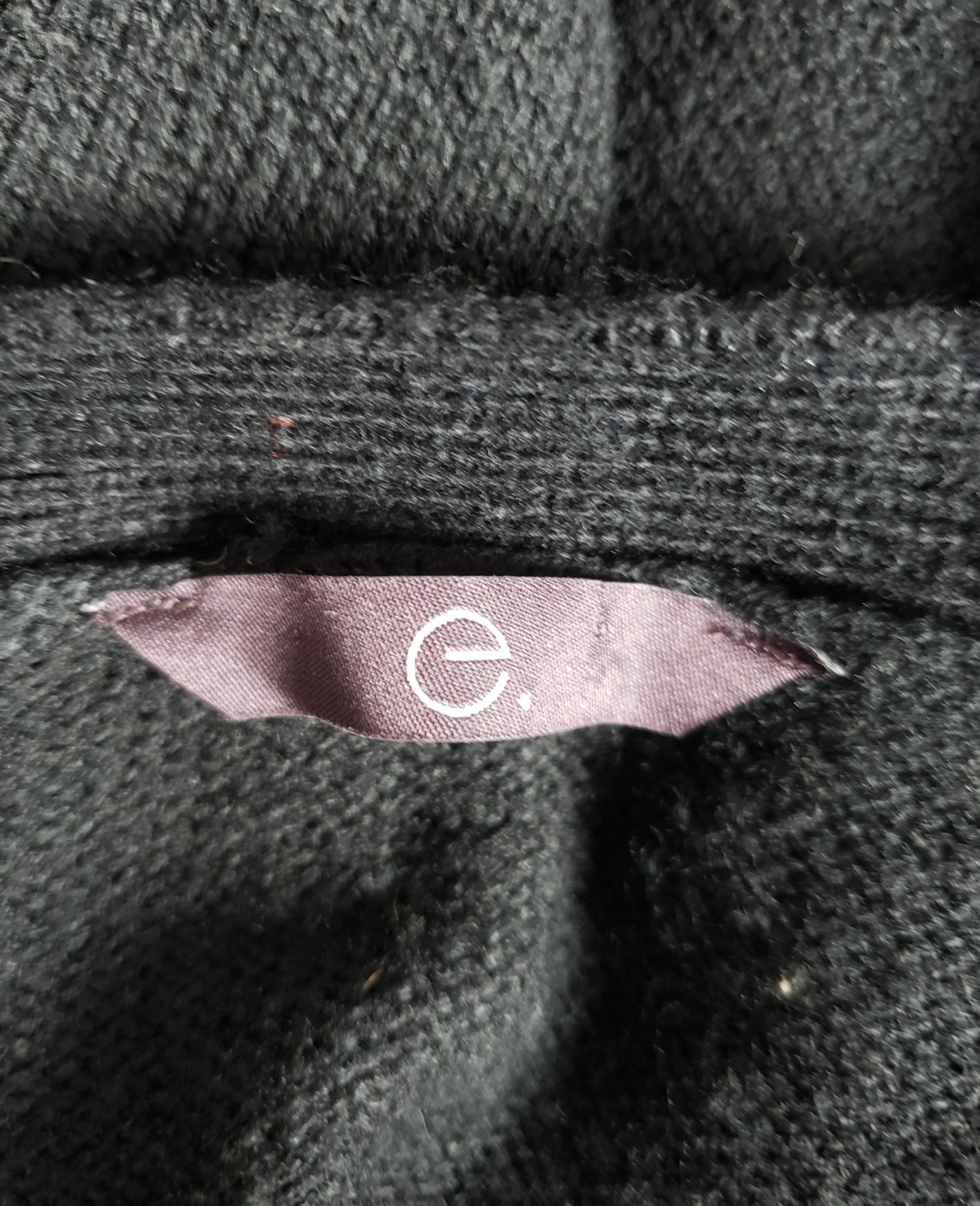 Стильне чорне болеро з вишивкою - елегантний акцент для модного образу 6 Стильне чорне болеро з вишивкою - елегантний акцент для модного образу - Зображення 6