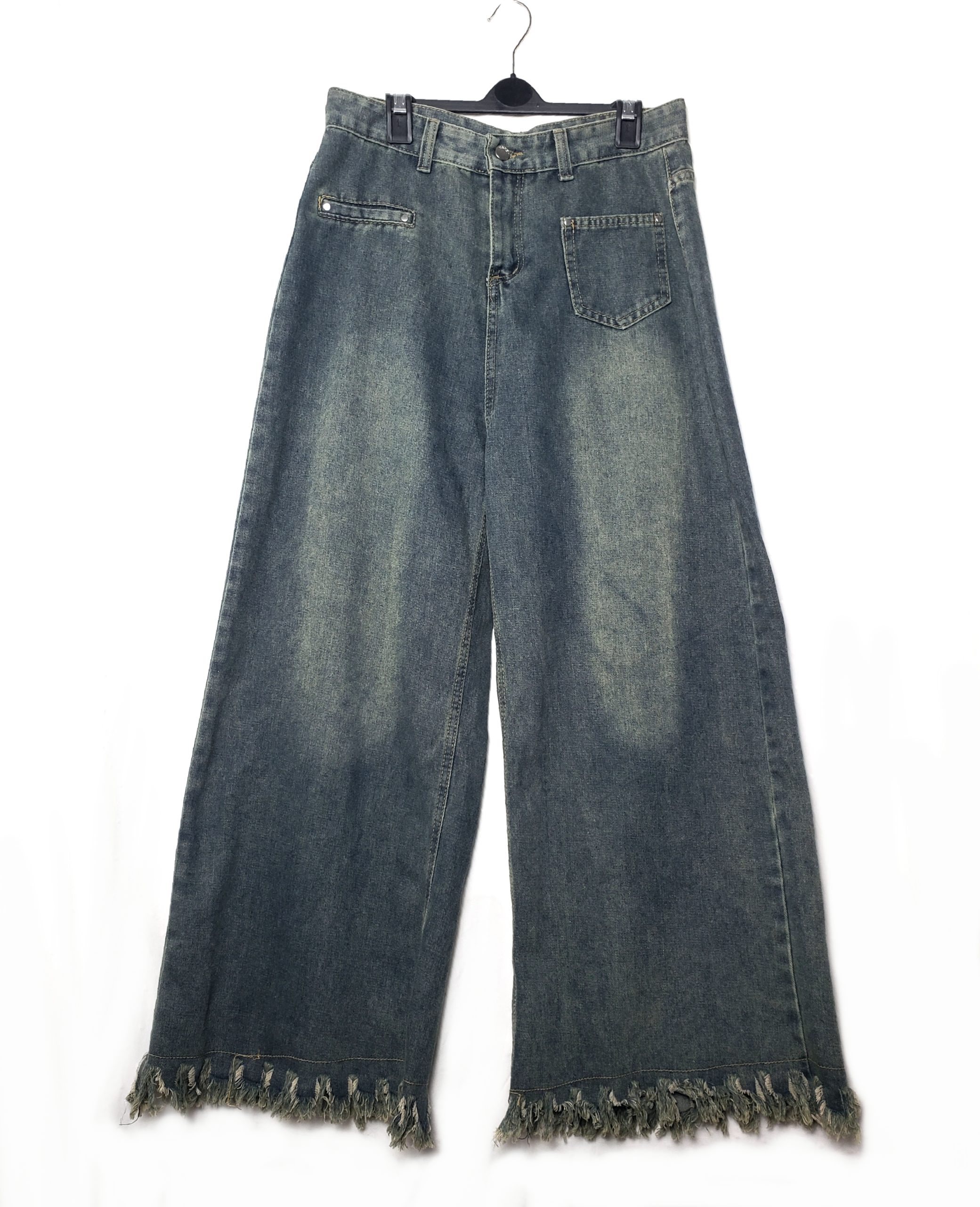 Широкі джинси кюлоти з бахромою - стильні джинси для повсякденного носіння та модних образів 1 Широкі джинси кюлоти з бахромою - стильні джинси для повсякденного носіння та модних образів