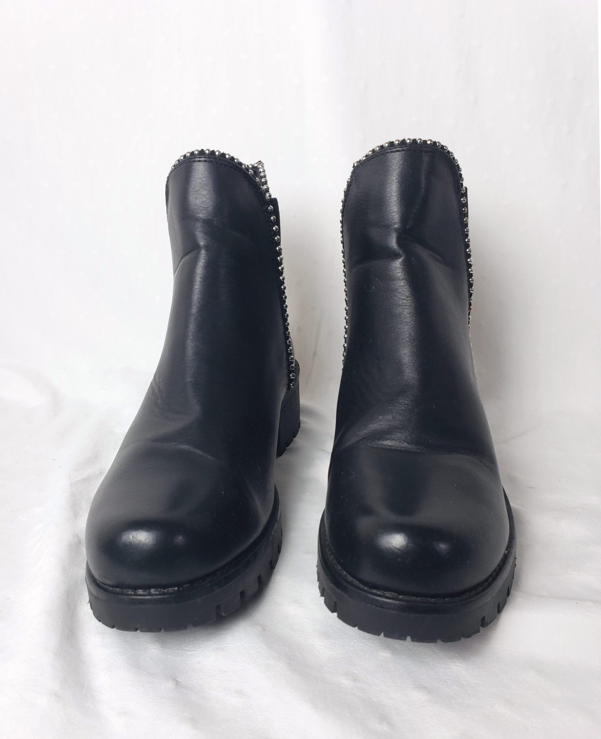 Жіночі чорні черевики La botine Sodriane 39 розмір з декоративними заклепками - шкіряне взуття для весни та осені 3 Жіночі чорні черевики La botine Sodriane 39 розмір з декоративними заклепками - шкіряне взуття для весни та осені - Зображення 3