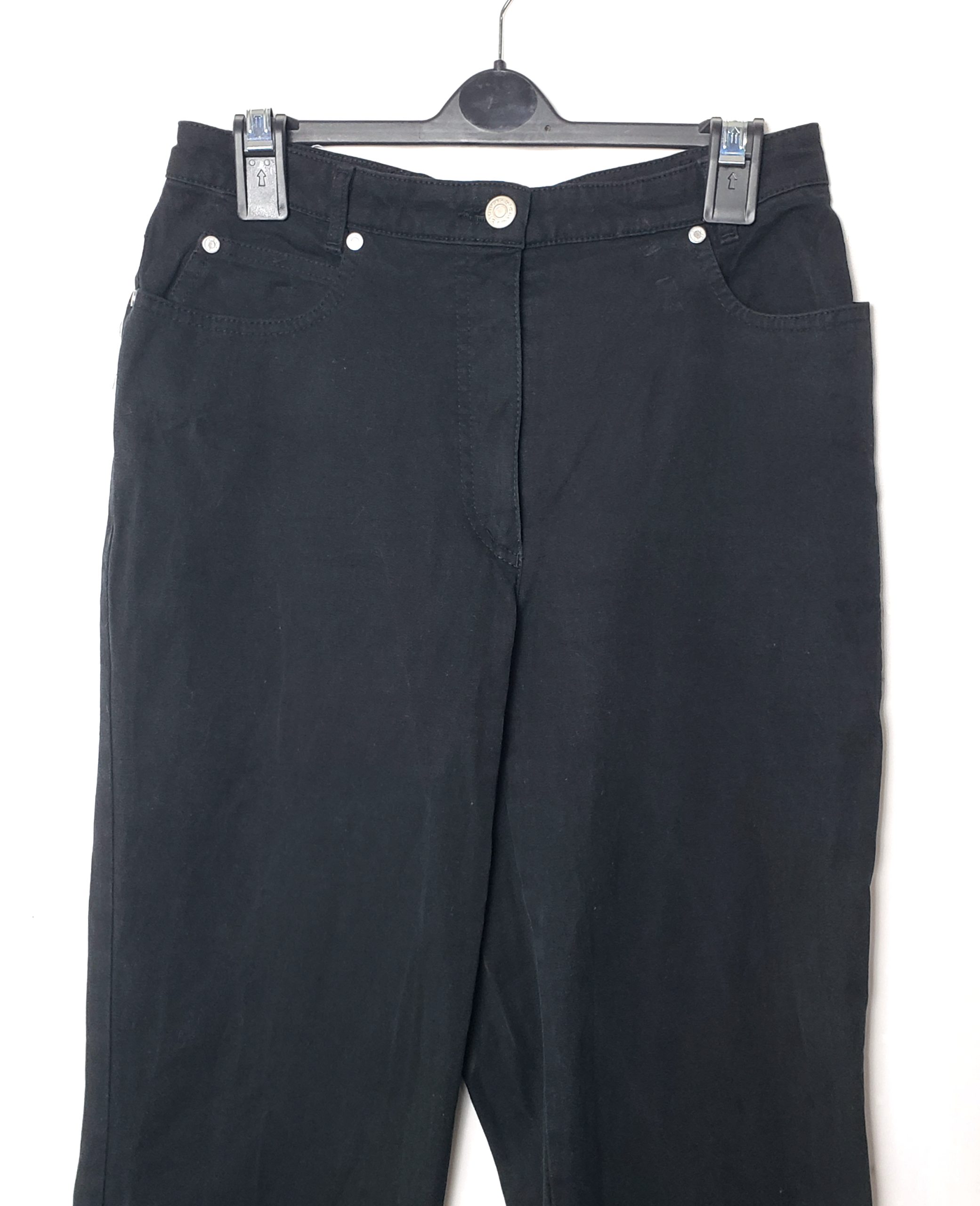 Стильні чорні джинси з еластаном - елегантний модний образ для сучасної жінки 2 Стильні чорні джинси з еластаном - елегантний модний образ для сучасної жінки - Зображення 2