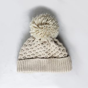 Стильна дитяча шапочка NEXT 0-3 міс - Елегантний бежевий аксесуар з помпоном