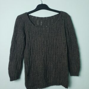 Темно-сірий в'язаний светр з мохером - ідеальний для осені та зими