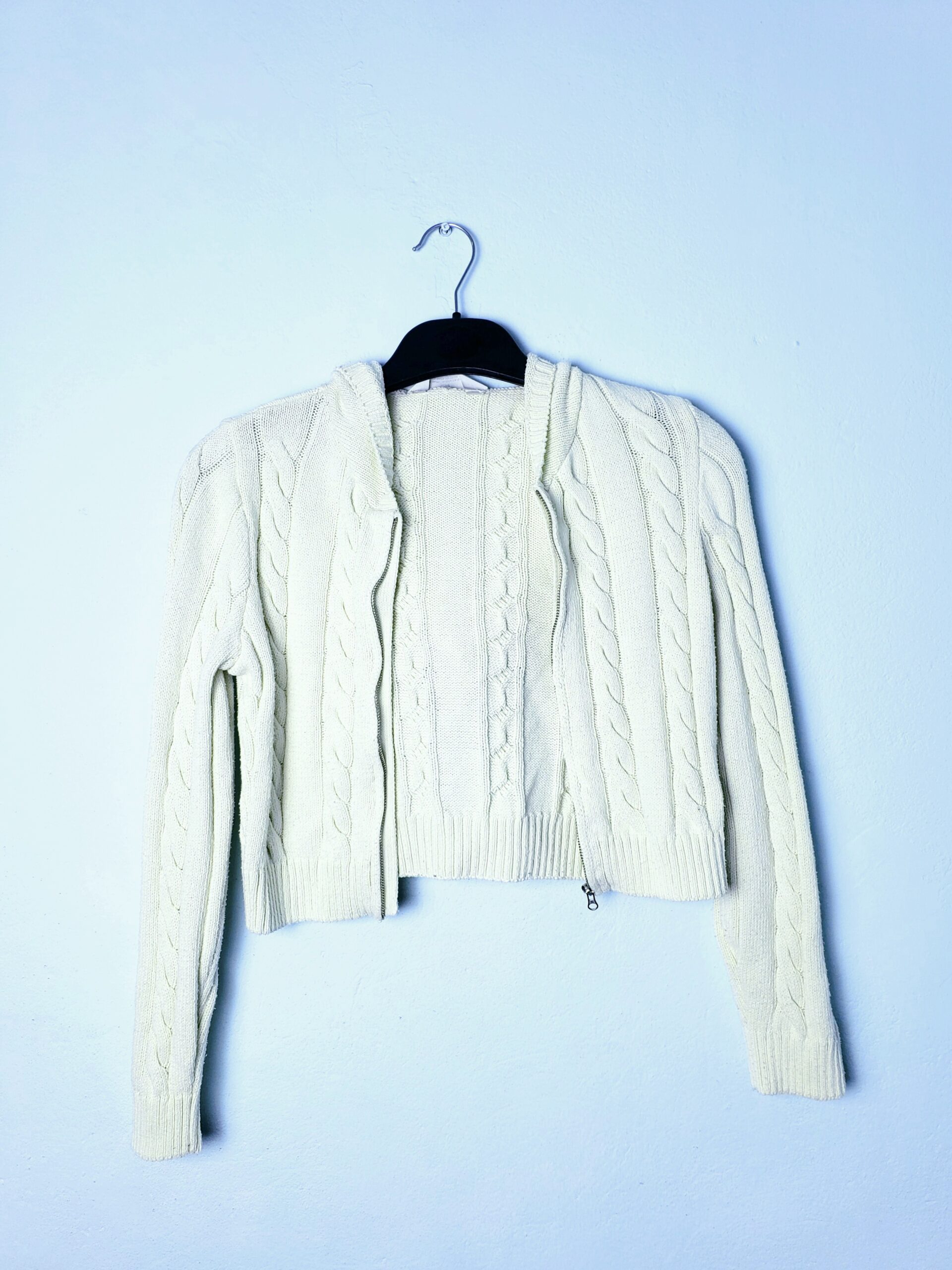 Білий в'язаний кардиган H&M з косами - светр на застібці 2 Білий в'язаний кардиган H&M з косами - светр на застібці - Зображення 2