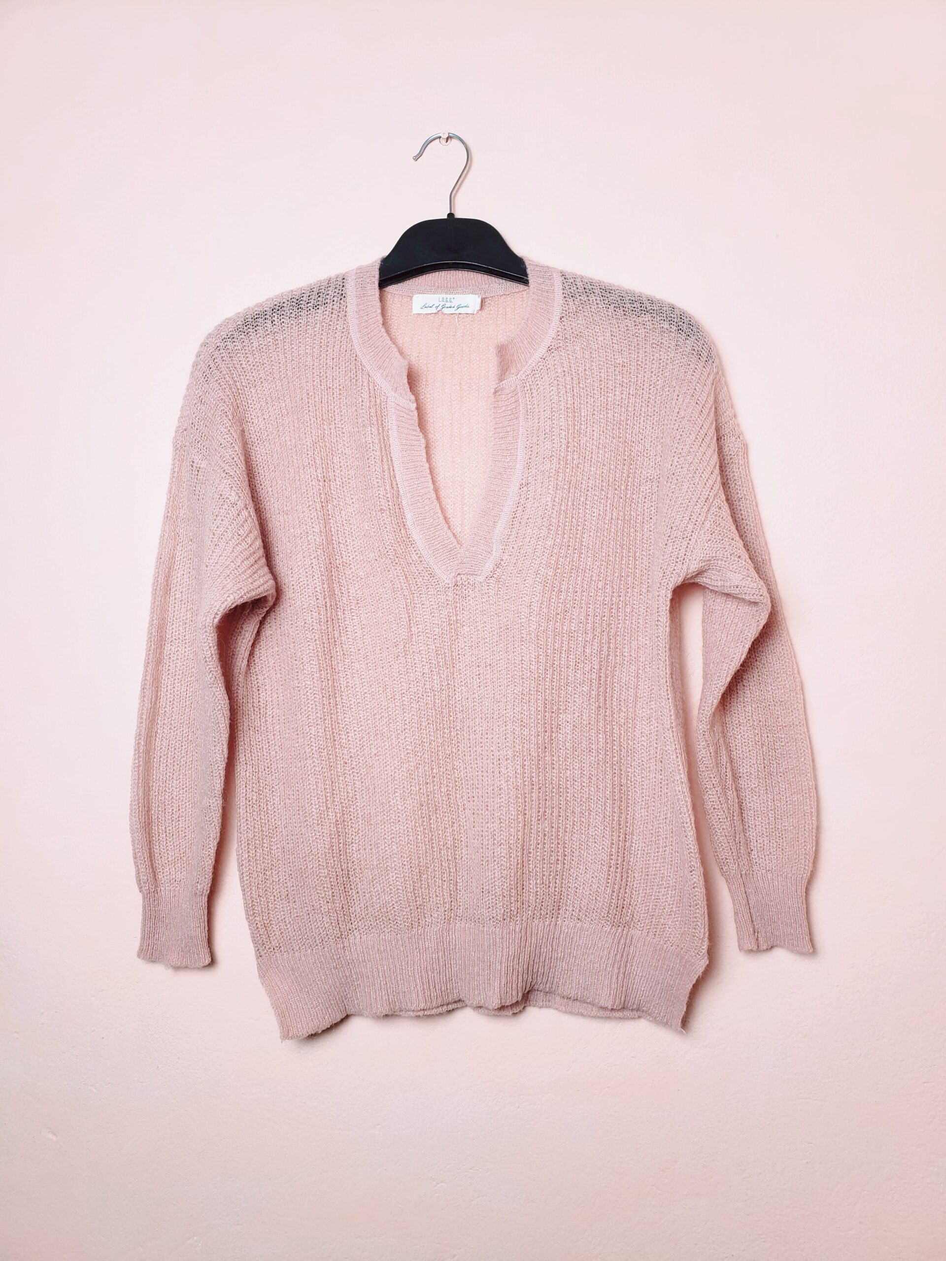 Рожевий светр H&M з V-вирізом - стильний жіночий пуловер для осені зими повсякденного носіння 1 Рожевий светр H&M з V-вирізом - стильний жіночий пуловер для осені зими повсякденного носіння