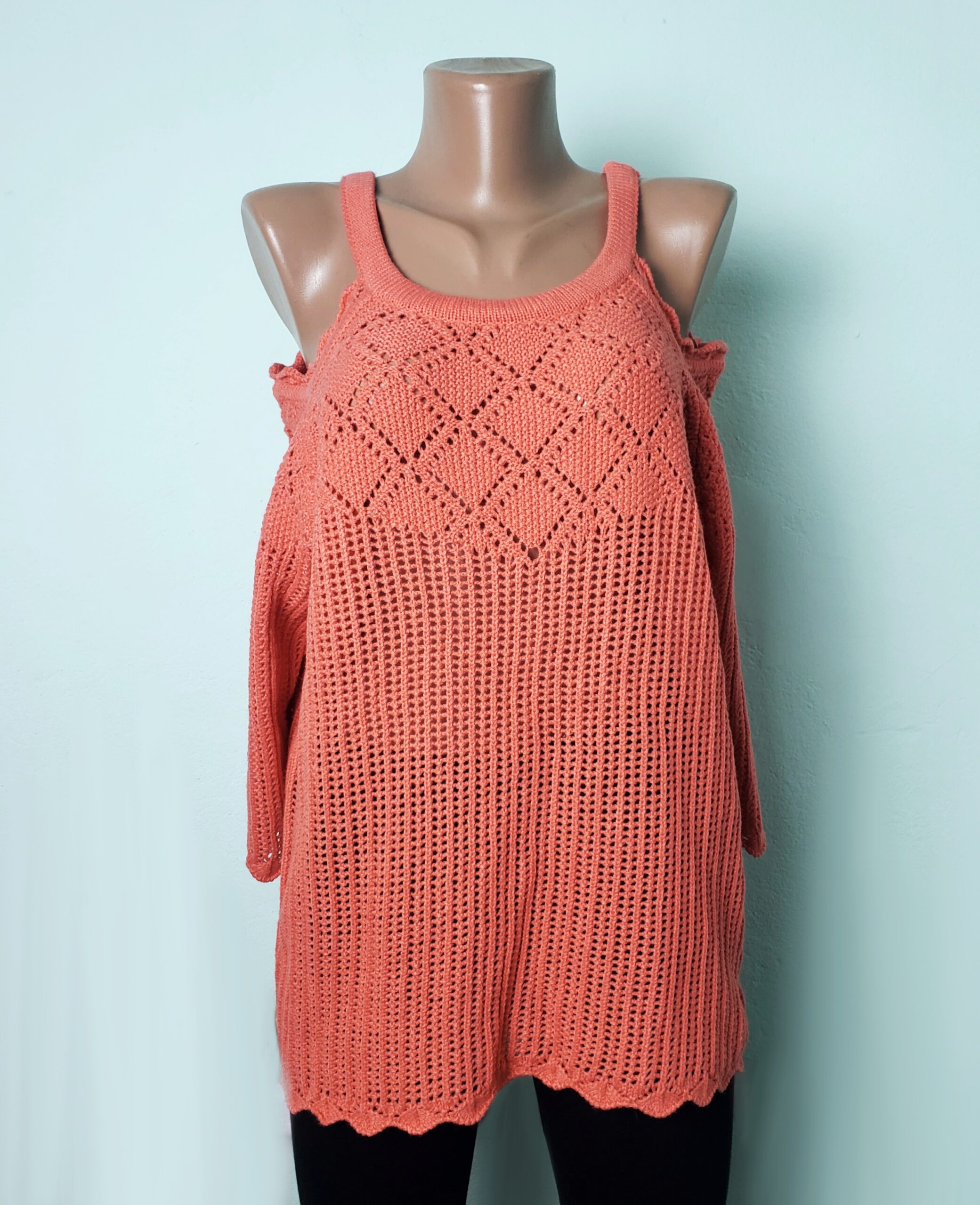 Стильний кораловий светр з відкритими плечима - елегантний в'язаний 3 Стильний кораловий светр з відкритими плечима - елегантний в'язаний - Зображення 3