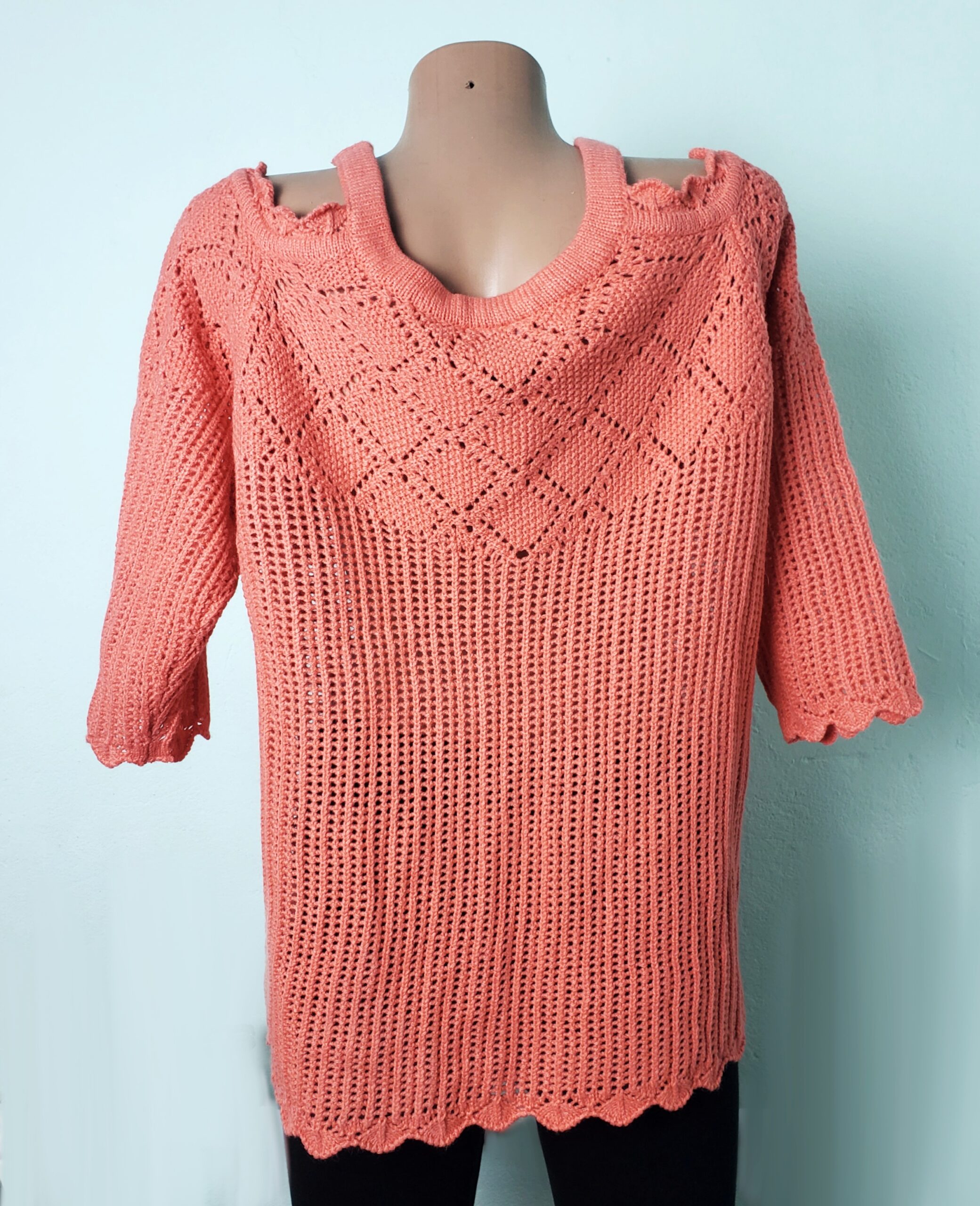 Стильний кораловий светр з відкритими плечима - елегантний в'язаний 2 Стильний кораловий светр з відкритими плечима - елегантний в'язаний - Зображення 2