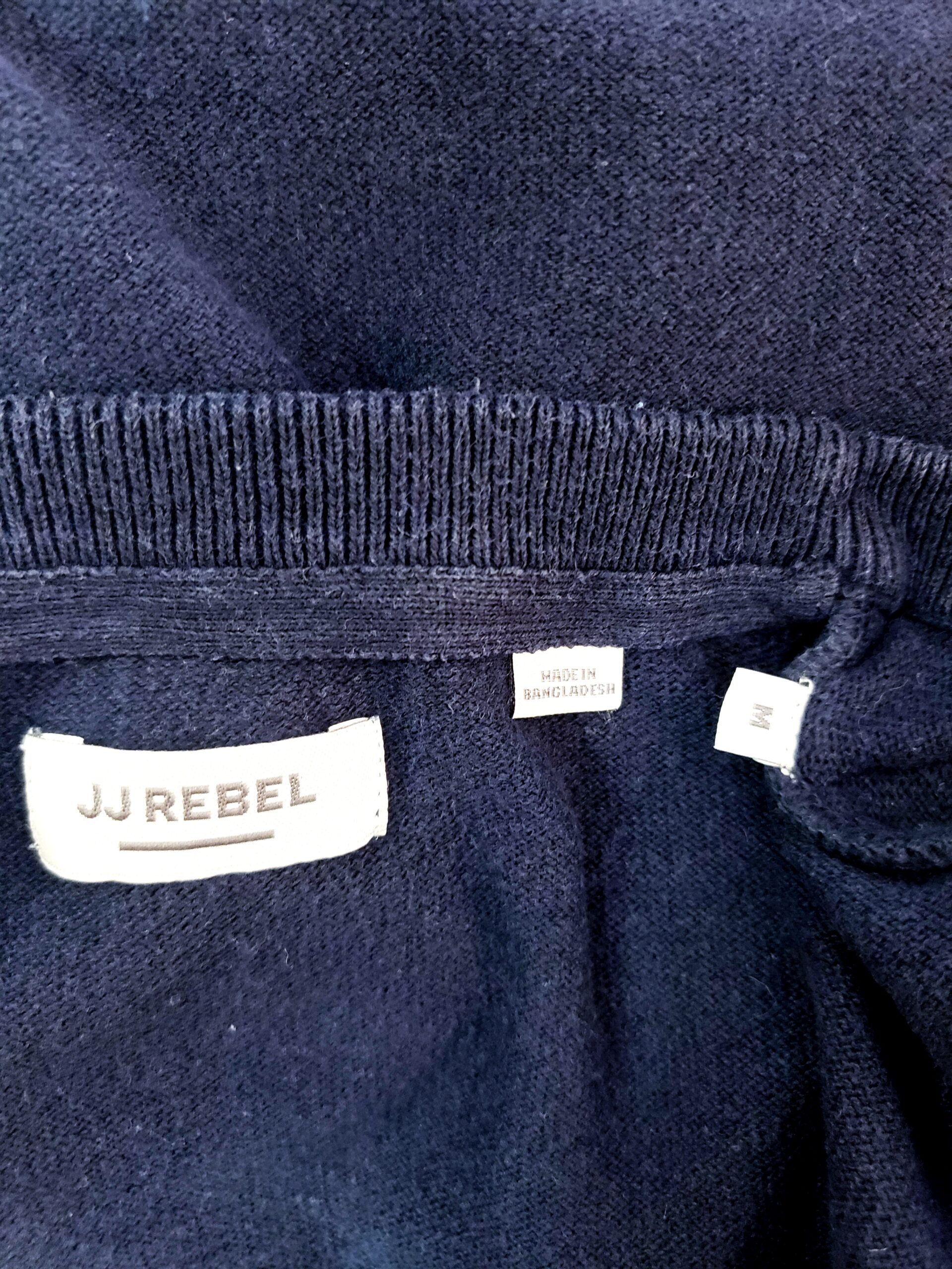 Темно-синій светр JJ Rebel з бавовни та поліестеру - вживаний одяг в ідеальному стані 3 Темно-синій светр JJ Rebel з бавовни та поліестеру - вживаний одяг в ідеальному стані - Зображення 3