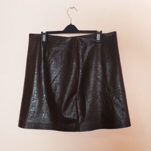 Стильна коричнева спідниця з ефектом крокодилової шкіри F&F - розмір 40 EUR