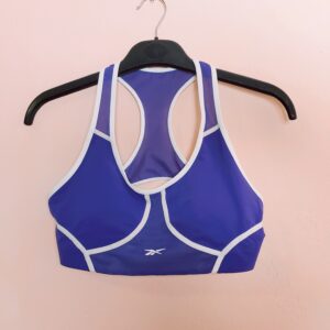 Стильний фіолетовий спортивний топ Reebok - елегантний та модний вибір для активного lifestyle