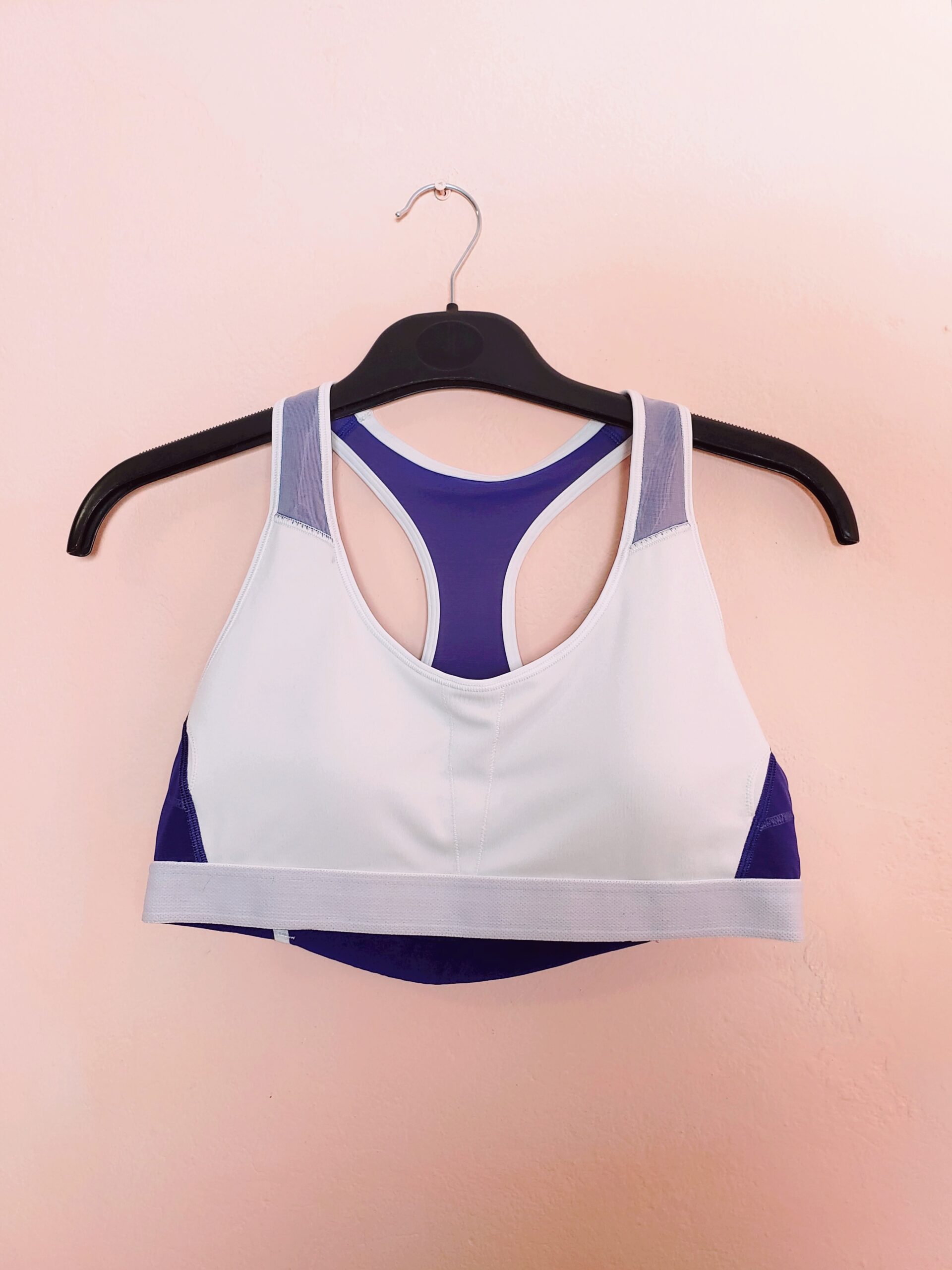 Стильний фіолетовий спортивний топ Reebok - елегантний та модний вибір для активного lifestyle 3 Стильний фіолетовий спортивний топ Reebok - елегантний та модний вибір для активного lifestyle - Зображення 3