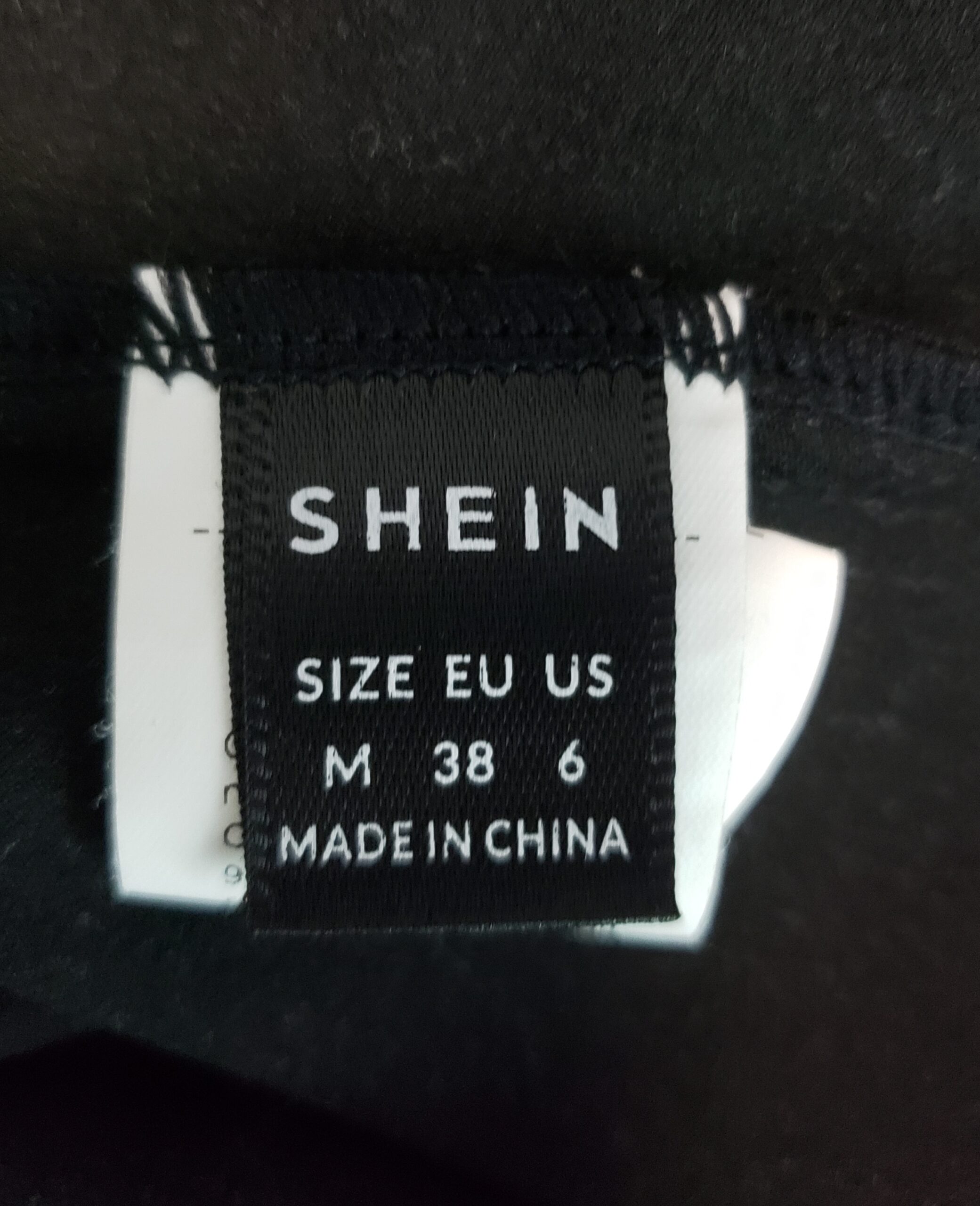 Чорна спортивна кофта з блискавкою SHEIN - жіночий лонгслів 4 Чорна спортивна кофта з блискавкою SHEIN - жіночий лонгслів - Зображення 4