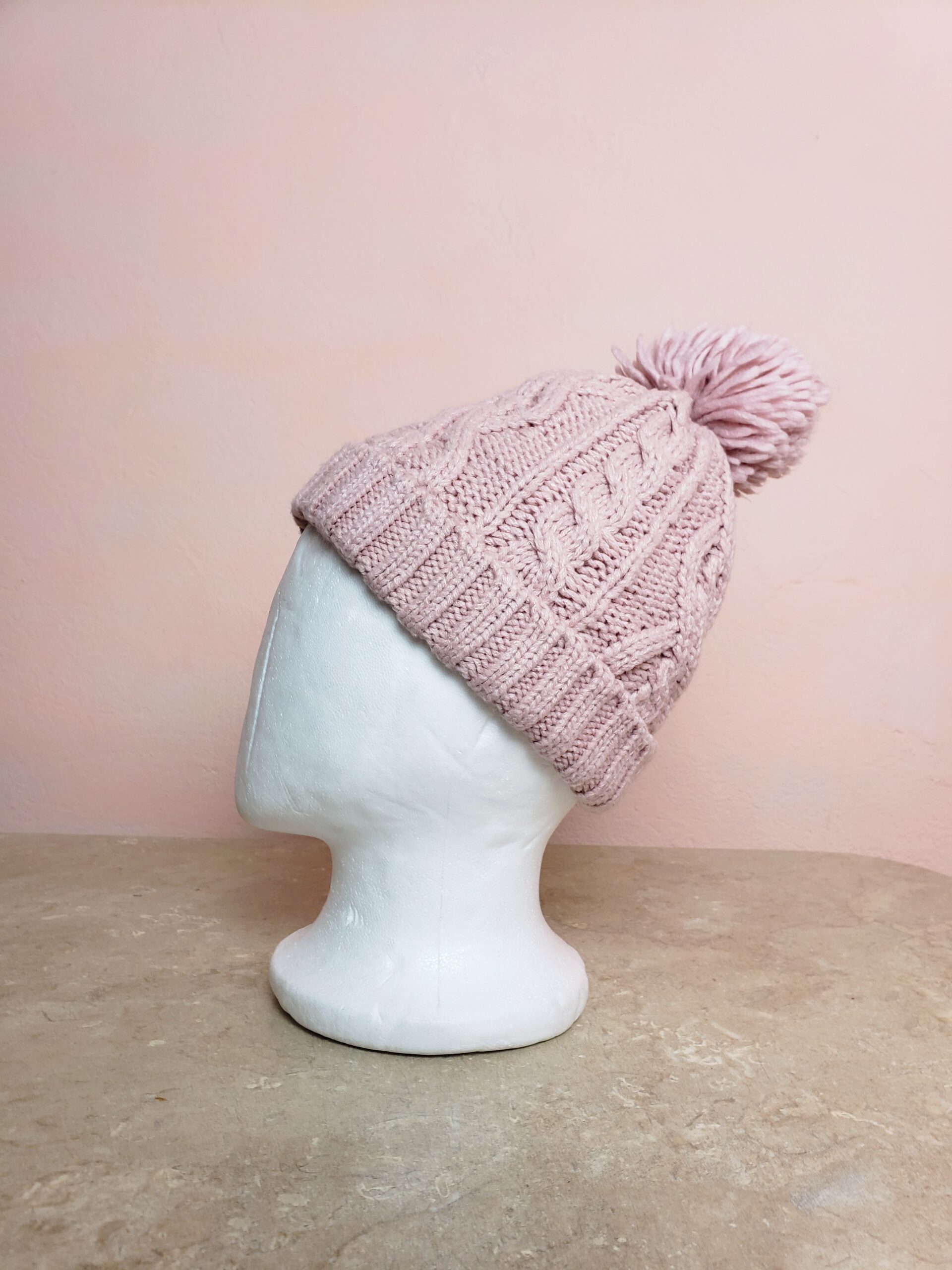 Дитяча рожева шапка з помпоном 3-6 років - в'язана шапочка для дівчинки 2 Дитяча рожева шапка з помпоном 3-6 років - в'язана шапочка для дівчинки - Зображення 2