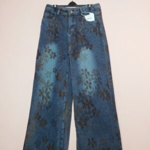 Жіночі широкі джинси з вишивкою синього кольору - стильні брюки для повсякденного носіння