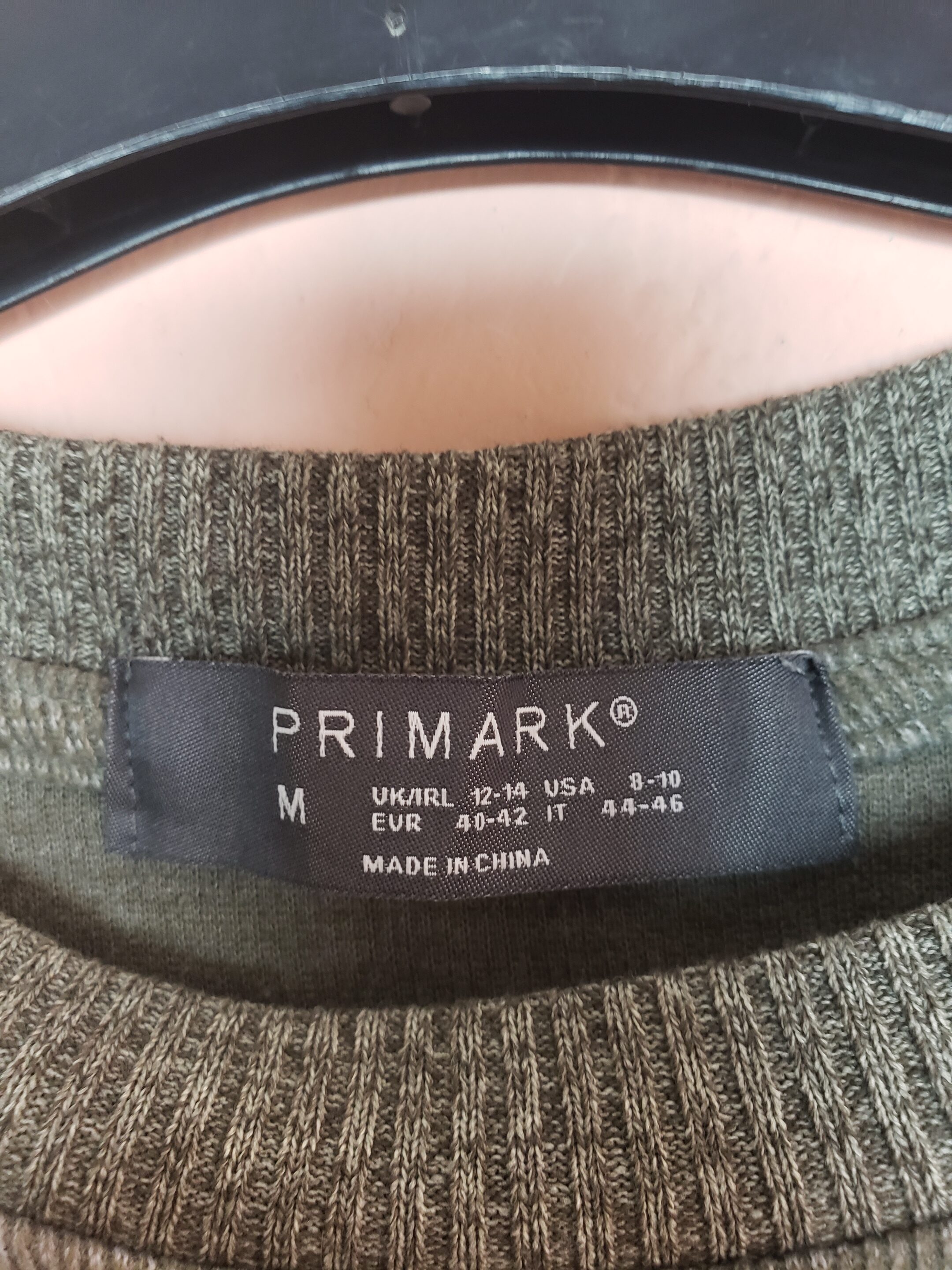 Стильний светр хакі Primark - ідеальний вибір для осінньо-зимового сезону та повсякденного носіння 7 Стильний светр хакі Primark - ідеальний вибір для осінньо-зимового сезону та повсякденного носіння - Зображення 7