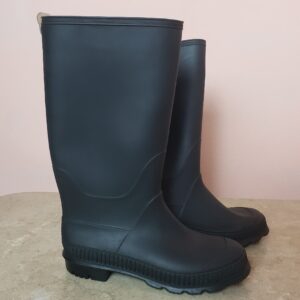 Стильні чорні гумові чоботи F&F - модний тренд для активного lifestyle