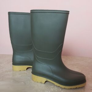 Стильні гумові чоботи хакі 33 розмір - модний тренд для активного lifestyle