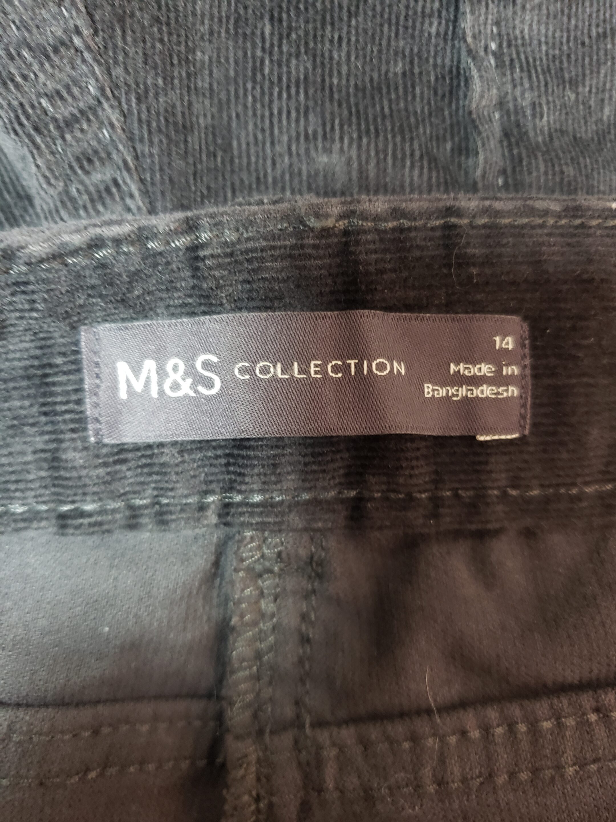 Жіночі чорні штани Marks and Spencer розмір UK 14 / EU 42 / US 10 6 Жіночі чорні штани Marks and Spencer розмір UK 14 / EU 42 / US 10 - Зображення 6