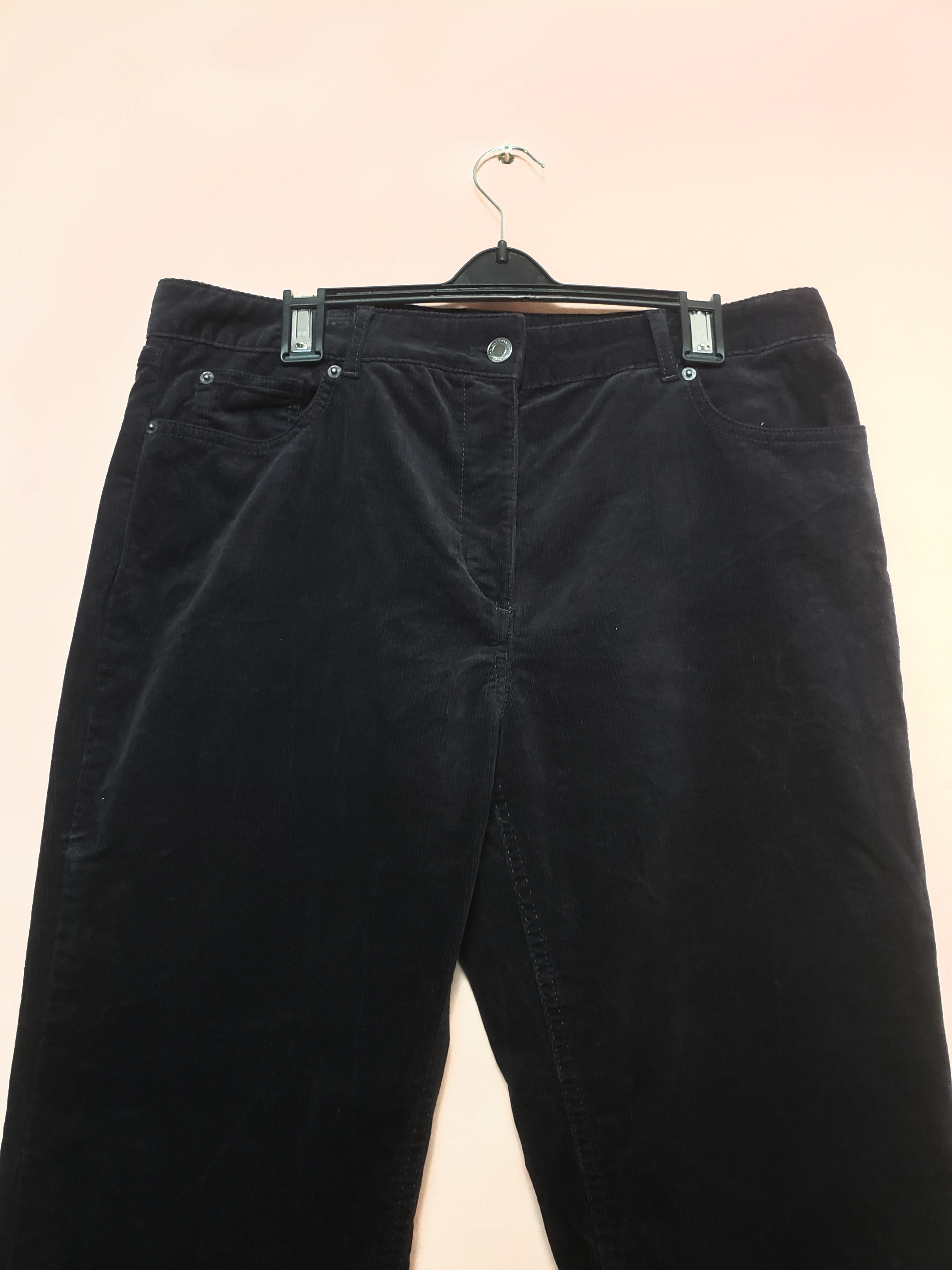 Жіночі чорні штани Marks and Spencer розмір UK 14 / EU 42 / US 10 3 Жіночі чорні штани Marks and Spencer розмір UK 14 / EU 42 / US 10 - Зображення 3