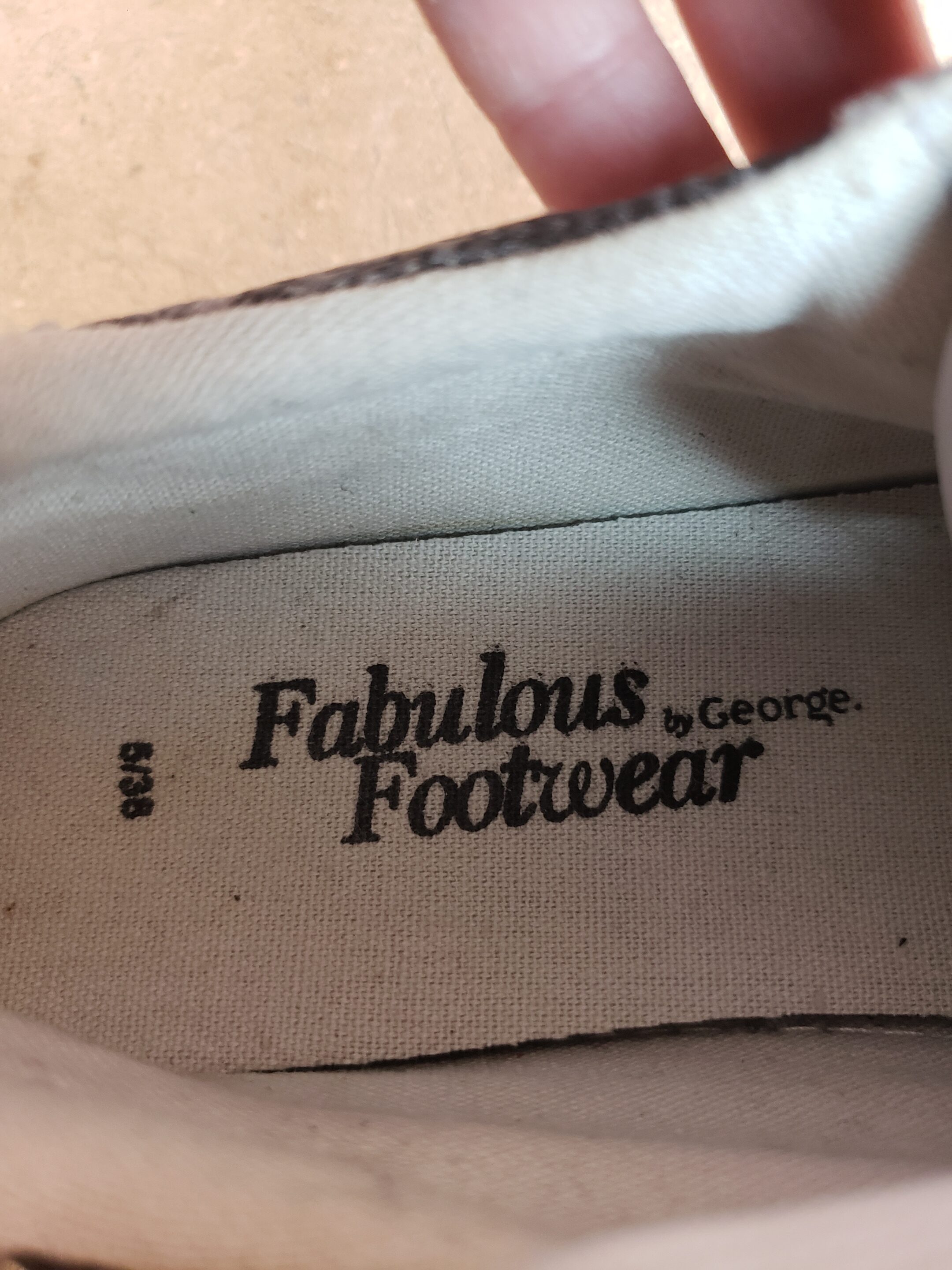 Дитячі сірі кросівки Fabulous Footwear by George розмір 37-38 весна 2 Дитячі сірі кросівки Fabulous Footwear by George розмір 37-38 весна - Зображення 2
